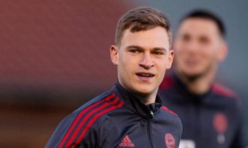 Kimmich a Barcelona? Nechápu, co zkouší, kroutí hlavou šéf Bayernu