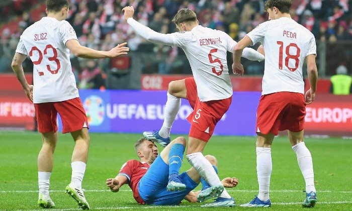 Nulový Lewandowski, zaváhání Staňka i krvavý Souček. Co ukázala reprezentace s Polskem?
