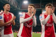 Ajax po více než dvou měsících zabral. Obra Eredivisie vystřelili mimo sestupové pásmo Bergwijn a Akpom