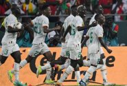 Divokou přestřelku ovládl Kamerun, sparťan Gomez si dal vlastní gól. Senegal nepustil Guineu ke slovu