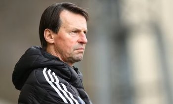 Bída Dynama trvá: zahozené tutovky i triviální chyby. Mně to hlava nebere, přiznal zničený Straka