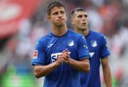 Smolař Hložek přišel o bitvu s Leverkusenem, Hoffenheim dostal nařezáno. Bayern si zastřílel