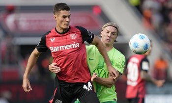 Leverkusen zvládl sedmigólovou přestřelku s Wolfsburgem, Schick se ale netrefil. Příští soupeř Sparty dal pět gólů Dortmundu